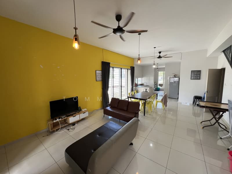 Rumah Berkembar untuk Dijual di Shah Alam (Selangor) - Tommy Liew - Living Room - PropertyGuru.com.my