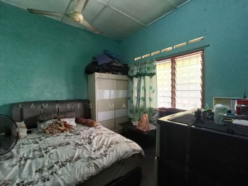 2-storey Terraced House for Sale in Kajang (Selangor) - Kamales Maheswaran - Bedroom - PropertyGuru.com.my
