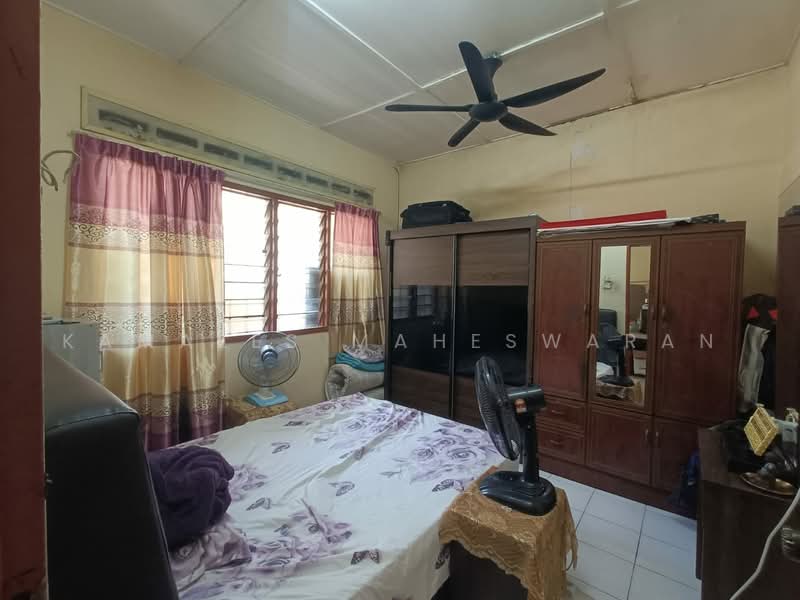 2-storey Terraced House for Sale in Kajang (Selangor) - Kamales Maheswaran - Bedroom - PropertyGuru.com.my