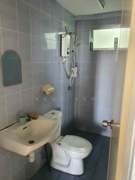 Flat for Sale at Pangsapuri Berembang Indah - Kent Yeo - Bathroom - PropertyGuru.com.my