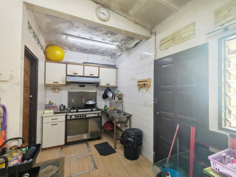 Rumah Teres 1-Tingkat untuk Dijual di Taman Petaling Indah (Klang) - Kelly Teo - Kitchen - PropertyGuru.com.my