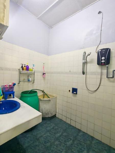 Rumah Teres 1-Tingkat untuk Dijual di Taman Petaling Indah (Klang) - Kelly Teo - Bathroom - PropertyGuru.com.my