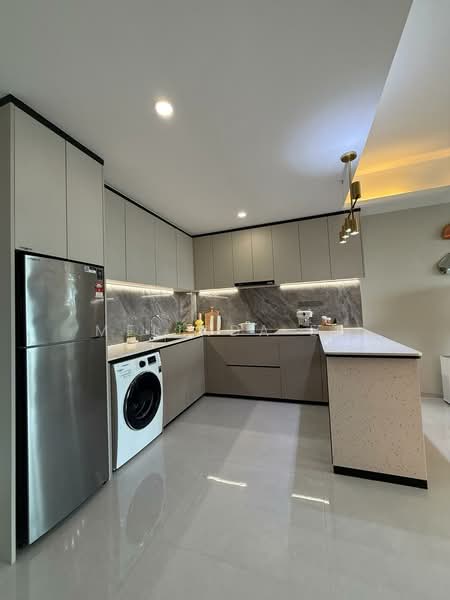 Apartment for Sale at R&F Princess Cove Phase 3-New Casa Suites - Melinda Ee - Kitchen - PropertyGuru.com.my