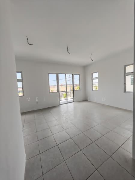 Rumah Kluster untuk Dijual di Scientex Bandar Jasin (Jasin) - Christine Liu - Living Room - PropertyGuru.com.my
