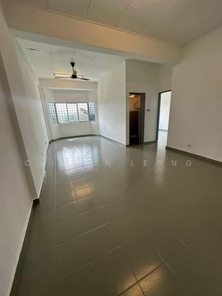 Flat for Sale at Sri Manja Square Petaling Jaya - Clinton Leong - Living Room - PropertyGuru.com.my