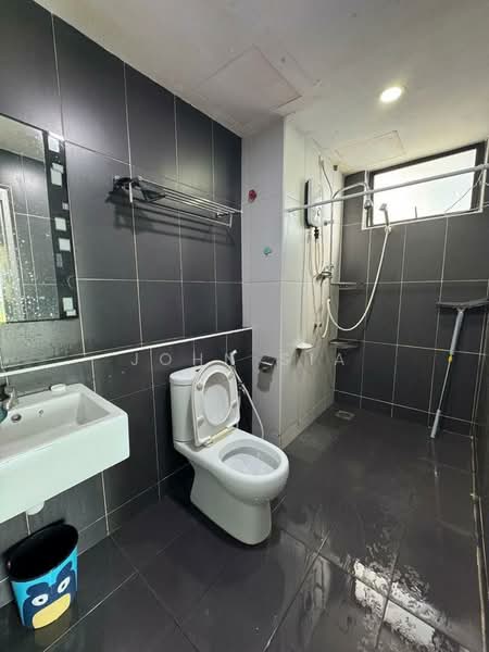 Service Residence for Sale at The Garden Residences - John Sia - Bathroom - PropertyGuru.com.my