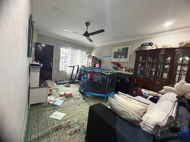 Rumah Teres 1-Tingkat untuk Dijual di Seksyen 20 (Shah Alam) - AIMAN ZUHDI - Living Room - PropertyGuru.com.my