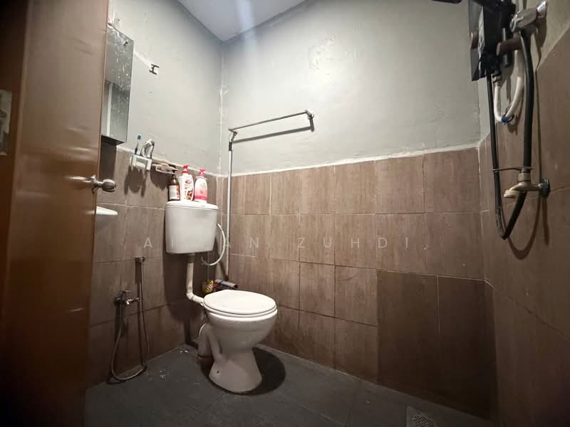 Rumah Teres 1-Tingkat untuk Dijual di Seksyen 20 (Shah Alam) - AIMAN ZUHDI - Bathroom - PropertyGuru.com.my