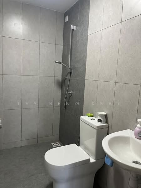 Kediaman Servis untuk Dijual di Tuan 2egacy - Tey Beng Keat - Bathroom - PropertyGuru.com.my