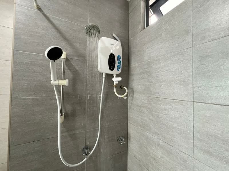 Kediaman Servis untuk Disewa di KL Traders Square - Leo Han - Bathroom - PropertyGuru.com.my