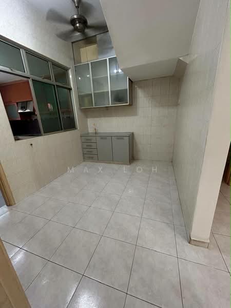 2-storey Terraced House for Sale in Taman Daya (Johor Bahru) - Max Loh - Kitchen - PropertyGuru.com.my
