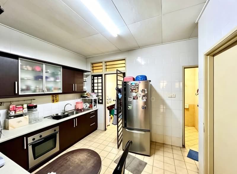 2-storey Terraced House for Sale in Bukit Jelutong (Shah Alam) - Ryan Soo - Kitchen - PropertyGuru.com.my