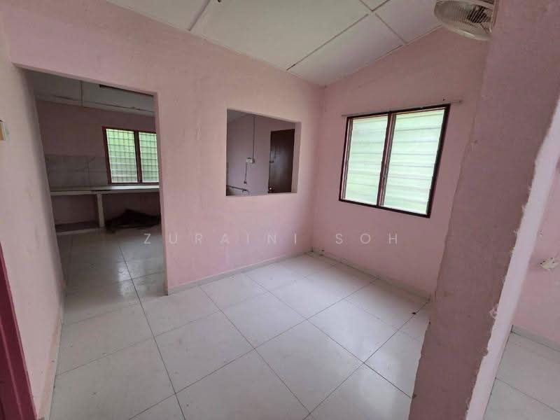 1-storey Terraced House for Rent in Taman Maju Jaya (Ampang) - Zuraini Soh - Kitchen - PropertyGuru.com.my