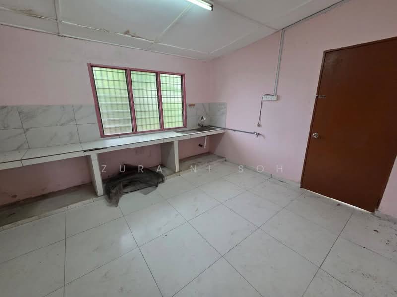 1-storey Terraced House for Rent in Taman Maju Jaya (Ampang) - Zuraini Soh - Kitchen - PropertyGuru.com.my