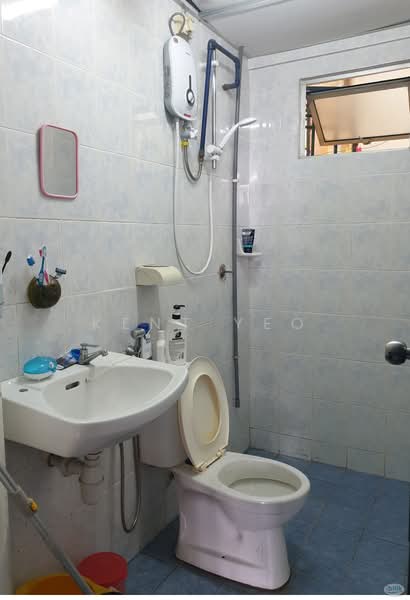 Kondominium untuk Dijual di D'Casa Condominium - Kent Yeo - Bathroom - PropertyGuru.com.my