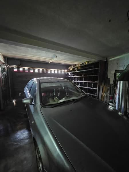 Shop / Office untuk Dijual di Ipoh (Perak) - Stephen Siew - Car Park - PropertyGuru.com.my