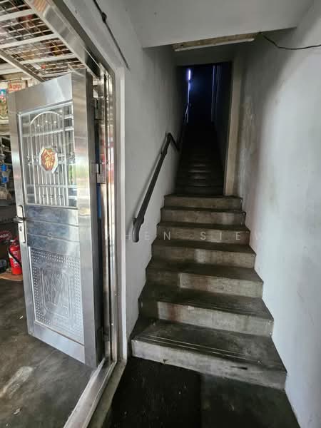 Shop / Office untuk Dijual di Ipoh (Perak) - Stephen Siew - Entrance - PropertyGuru.com.my
