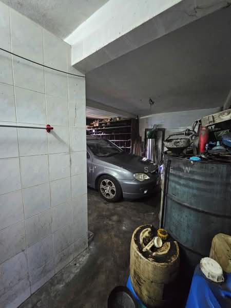 Shop / Office untuk Dijual di Ipoh (Perak) - Stephen Siew - Car Park - PropertyGuru.com.my