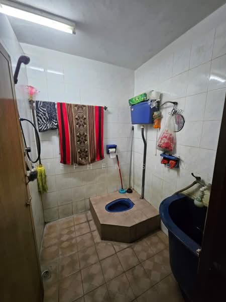 Shop / Office untuk Dijual di Ipoh (Perak) - Stephen Siew - Bathroom - PropertyGuru.com.my