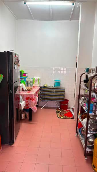 1.5-storey Terraced House for Sale in Taman Molek (Johor Bahru) - Anson Hiong - Kitchen - PropertyGuru.com.my