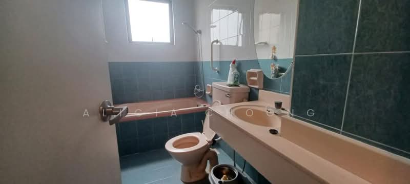 Kondominium untuk Disewa di Evergreen Park Scot Pine - Alicia Choong - Bathroom - PropertyGuru.com.my