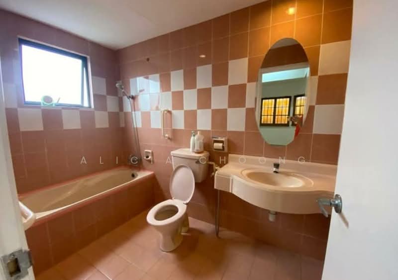 Kondominium untuk Disewa di Evergreen Park Scot Pine - Alicia Choong - Bathroom - PropertyGuru.com.my