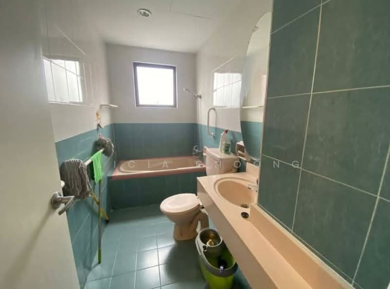 Kondominium untuk Disewa di Evergreen Park Scot Pine - Alicia Choong - Bathroom - PropertyGuru.com.my