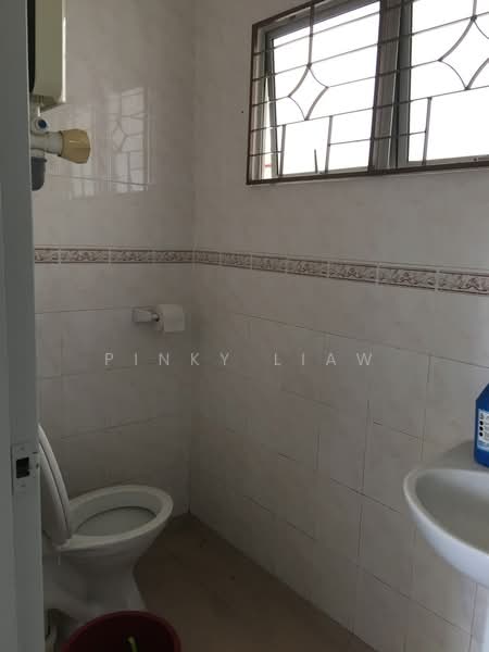Pangsapuri untuk Disewa di Pangsapuri Saraka - Pinky Liaw - Bathroom - PropertyGuru.com.my
