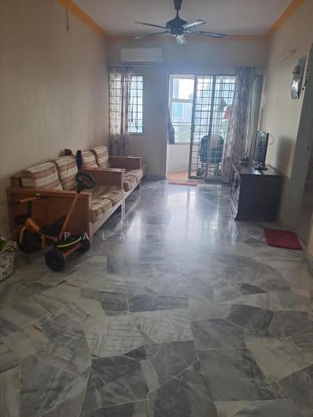 Kondominium untuk Dijual di Palm Court Condominium - Mala Palanisamy - Living Room - PropertyGuru.com.my