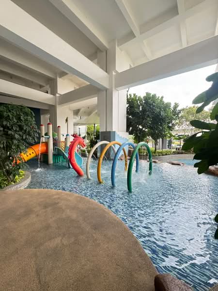 Kediaman Servis untuk Dijual di Sky Peak Residences - John Sia - Pool - PropertyGuru.com.my
