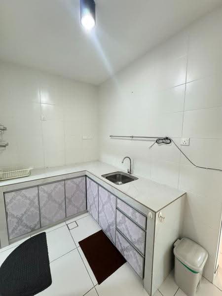 Kediaman Servis untuk Dijual di Sky Peak Residences - John Sia - Kitchen - PropertyGuru.com.my
