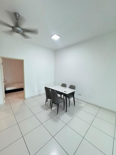 Kediaman Servis untuk Dijual di Sky Peak Residences - John Sia - Dining Room - PropertyGuru.com.my