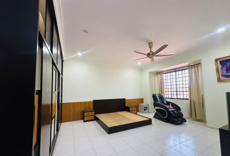 2-storey Terraced House for Rent in Taman Merdeka (Batu Berendam) - Phang Seow Ling - Bedroom - PropertyGuru.com.my