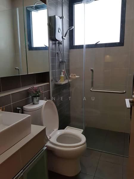 Kediaman Servis untuk Disewa di Cube @ One South - Janet Au - Bathroom - PropertyGuru.com.my