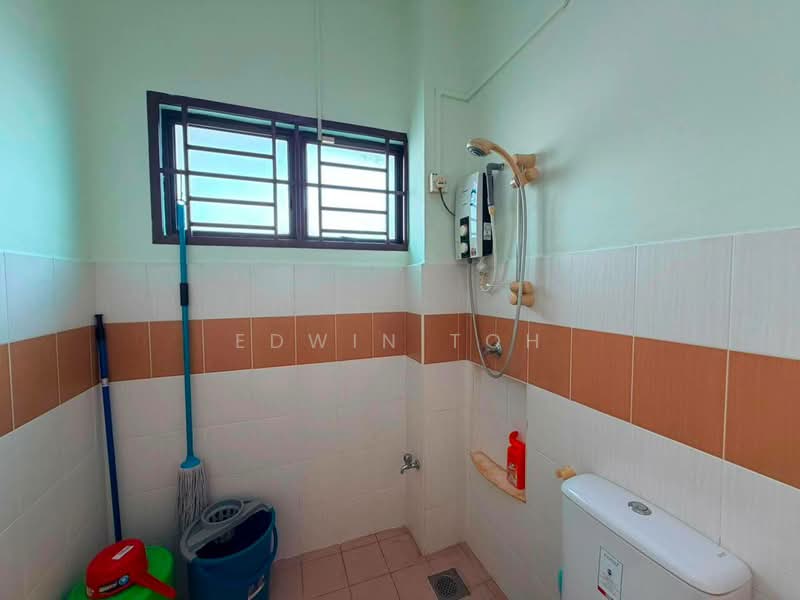 Semi-Detached House for Sale in Taman Nusa Idaman (Iskandar Puteri (Nusajaya)) - Edwin Toh - Bathroom - PropertyGuru.com.my