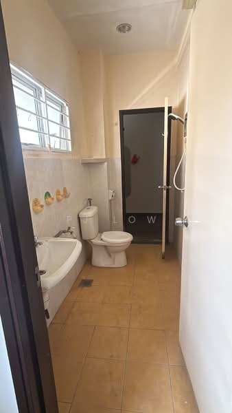 Rumah Berkembar untuk Dijual di Taman Bukit Segar (Cheras) - PJ Low - Bathroom - PropertyGuru.com.my