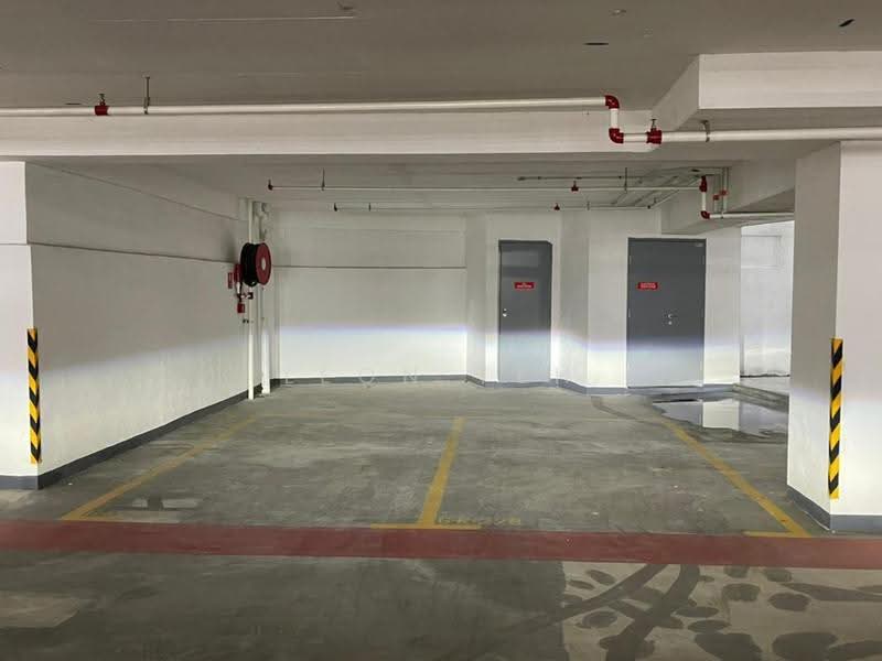 Kediaman Servis untuk Dijual di United Point (Residensi Berpadu) - Leon Teh - Car Park - PropertyGuru.com.my