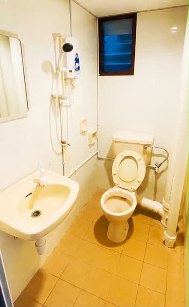 Condominium for Rent at Lakeside Tower - Jerry Tan - Bathroom - PropertyGuru.com.my