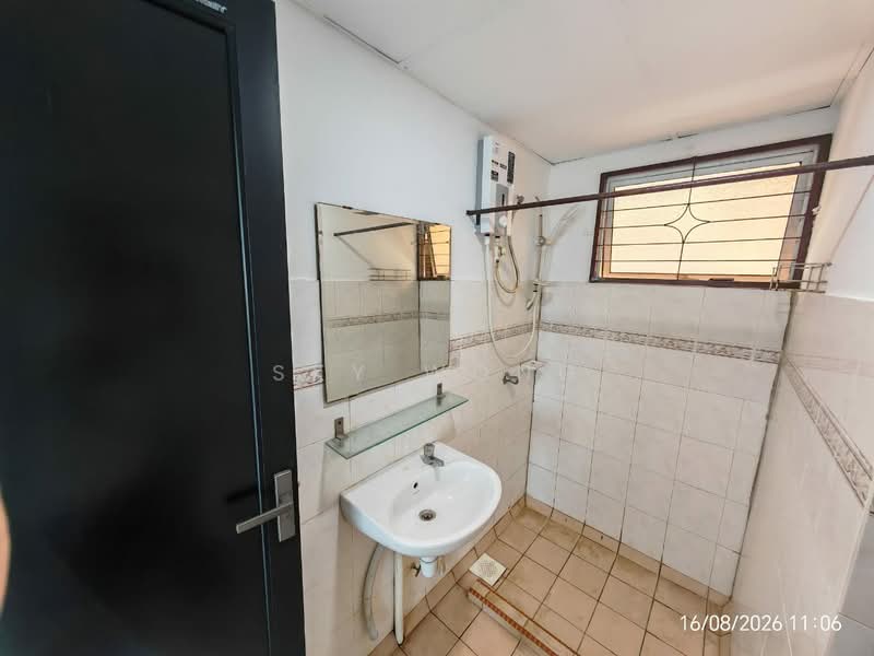Pangsapuri untuk Disewa di Pangsapuri Saraka - Sky Wong - Bathroom - PropertyGuru.com.my