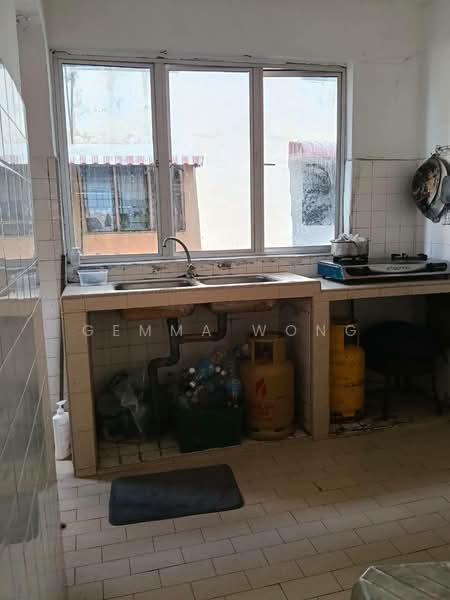 Flat for Sale at Flat Taman Ungku Tun Aminah - Gemma Wong - Kitchen - PropertyGuru.com.my