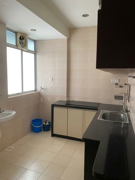 Pangsapuri untuk Dijual di Taman Evergreen - Leong . - Kitchen - PropertyGuru.com.my