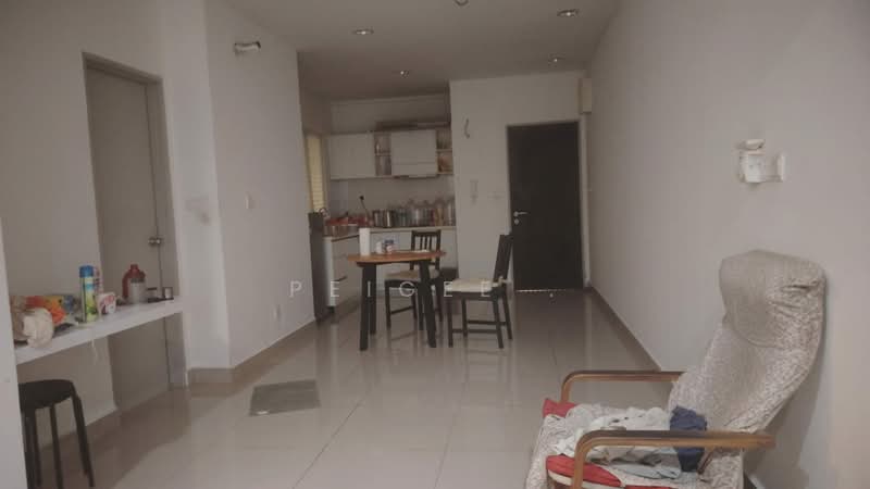 Kediaman Servis untuk Dijual di Hedgeford 10 Residences - PeiGee . - Living Room - PropertyGuru.com.my