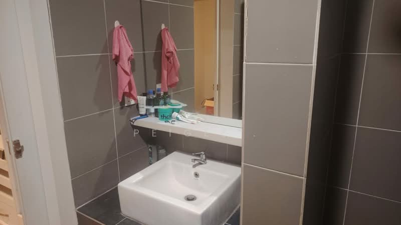 Kediaman Servis untuk Dijual di Hedgeford 10 Residences - PeiGee . - Bathroom - PropertyGuru.com.my
