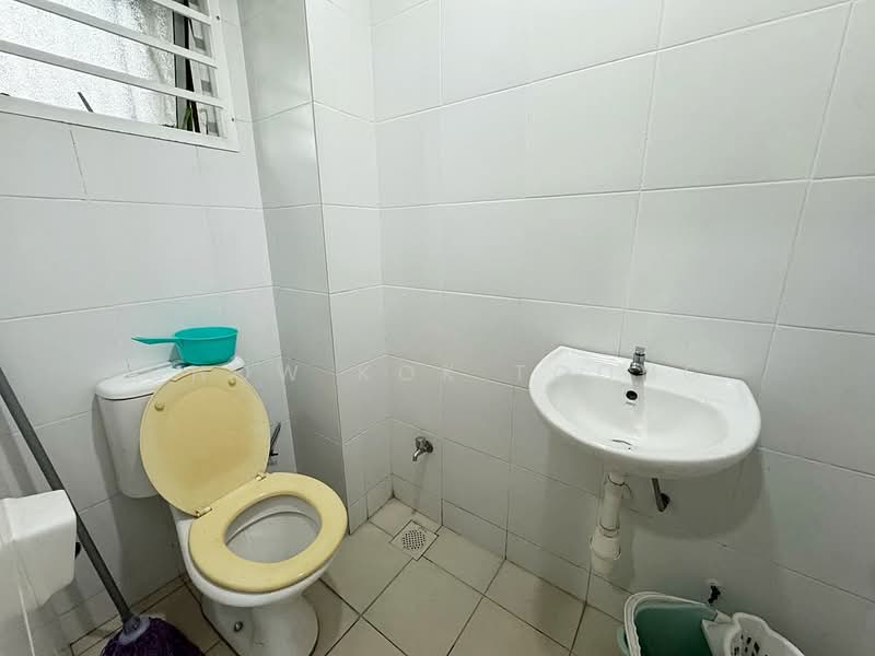 Townhouse for Rent in Puchong (Selangor) - Chow Kok Toong - Bathroom - PropertyGuru.com.my