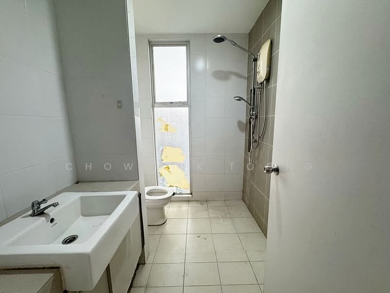 Townhouse for Rent in Puchong (Selangor) - Chow Kok Toong - Bathroom - PropertyGuru.com.my