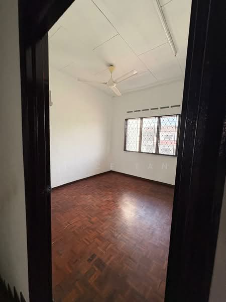 2-storey Terraced House for Rent in Taman Ungku Tun Aminah (Skudai) - Joyce Tan - Bedroom - PropertyGuru.com.my