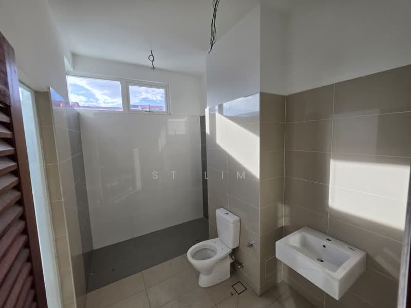 Rumah Teres 3-Tingkat untuk Dijual di Batu Maung (Penang) - ST Lim - Bathroom - PropertyGuru.com.my