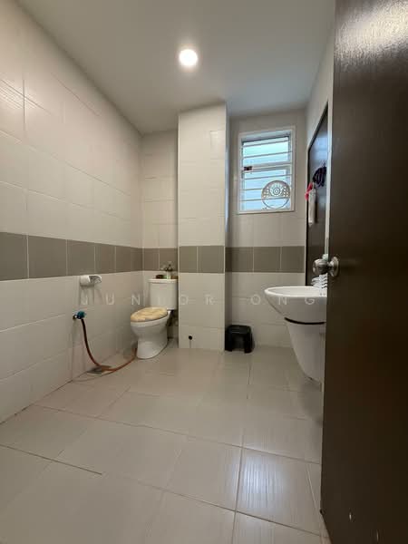 2-storey Terraced House for Sale in Kota Emerald (Rawang) - Junior Ong - Bathroom - PropertyGuru.com.my