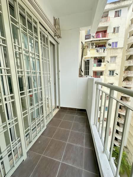 Pangsapuri untuk Dijual di Pandan Court - WAYNE SHENG - Balcony - PropertyGuru.com.my