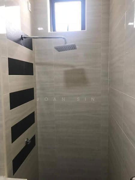 Kediaman Servis untuk Dijual di D'Summit Residences - Joan Sin - Bathroom - PropertyGuru.com.my